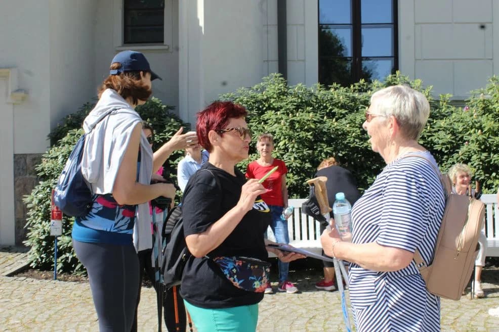 Rekordowy Marsz Nordic Walking Jarocińskiego Uniwersytetu Trzeciego Wieku [ZDJĘCIA] — zdjęcie 5 z 126