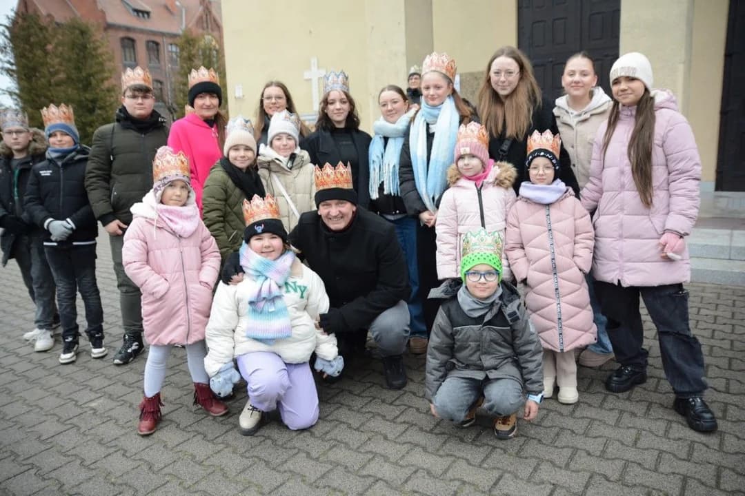 14. Jarocińskie Kolędowanie z Orszakiem Trzech Króli. Najwięcej było przedszkolaków  [ZDJĘCIA]