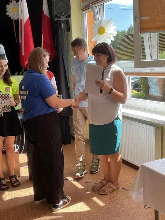 Patrycja Tomczak zremisowała z arcymistrzynią. Zawodniczki UKS Komorzanka na turnieju kobiet [ZDJĘCIA] — zdjęcie 4 z 7