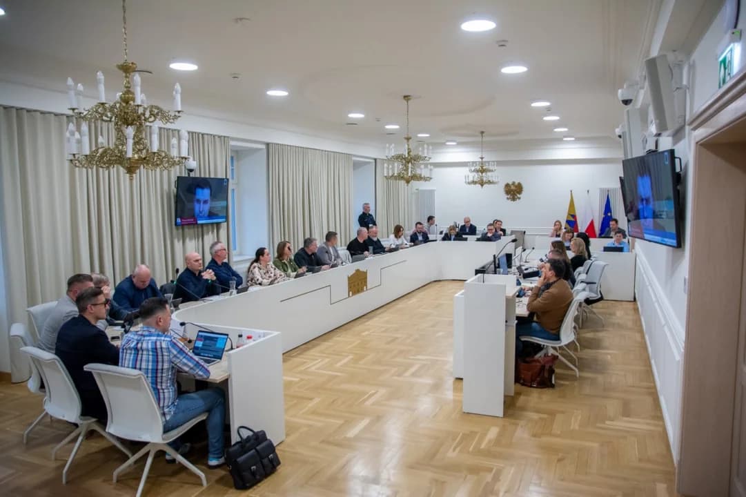 Jarocińscy radni podnieśli wynagrodzenie burmistrza. Ile będzie teraz zarabiała Urszula Wyremblewska-Korzyniewska? [ZDJĘCIA SONDA]