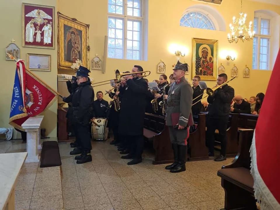 Odsłonięcie pamiątkowych tablic w Witaszycach — zdjęcie 2 z 11