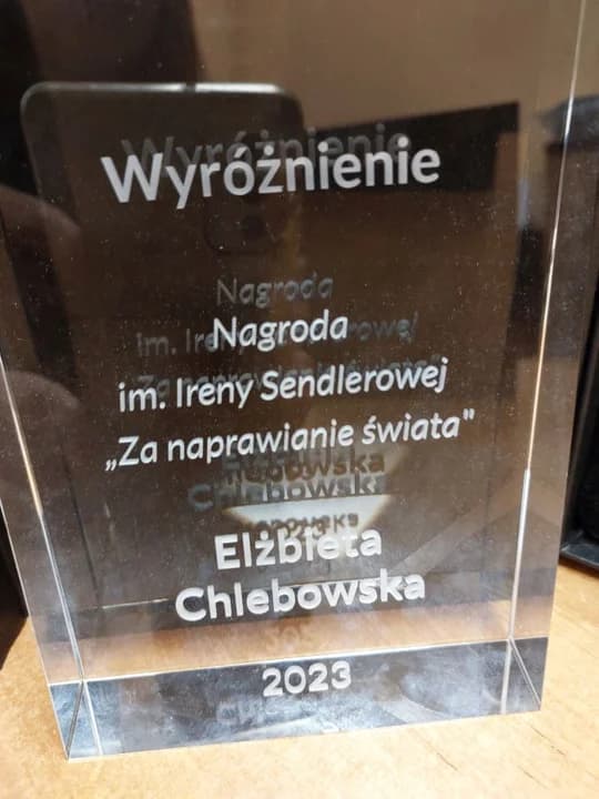 Elżbieta Chlebowska z Jarocina odebrała wyróżnienie "Za naprawianie świata" — zdjęcie 2 z 7