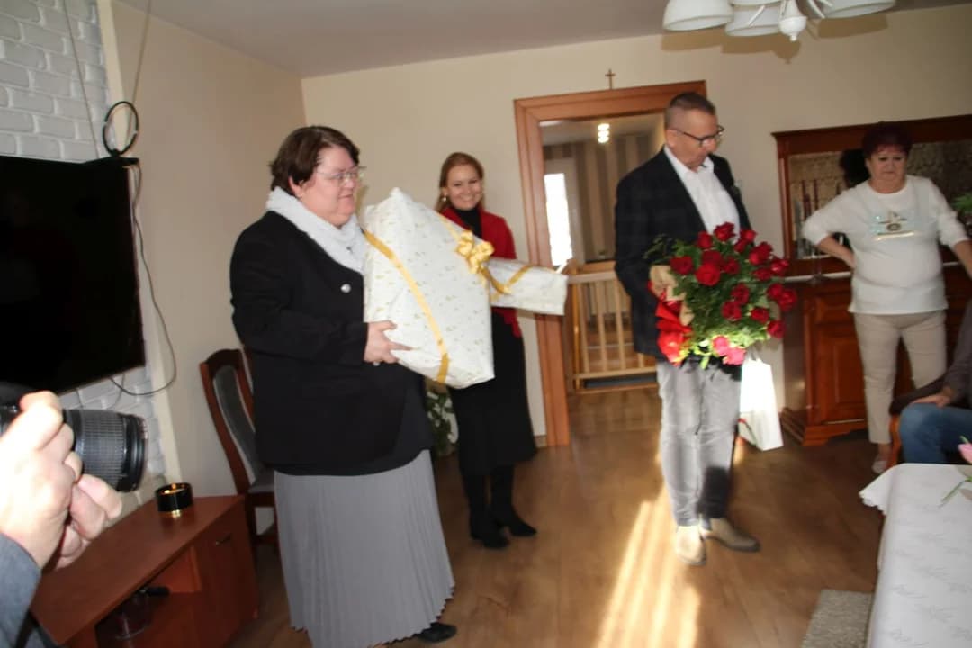 Państwo Majsnerowscy przeżyli razem 70 lat. Z życzeniami do dostojnych jubilatów przybył burmistrz Jaraczewa — zdjęcie 6 z 54