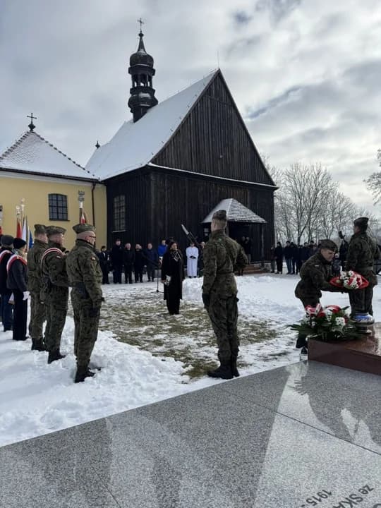 W Lgowie uczcili pamięć powstańców wielkopolskich oraz mjr Zbigniewa Ostroroga-Gorzeńskiego w 156. rocznicę urodzin [ZDJĘCIA] — zdjęcie 6 z 26