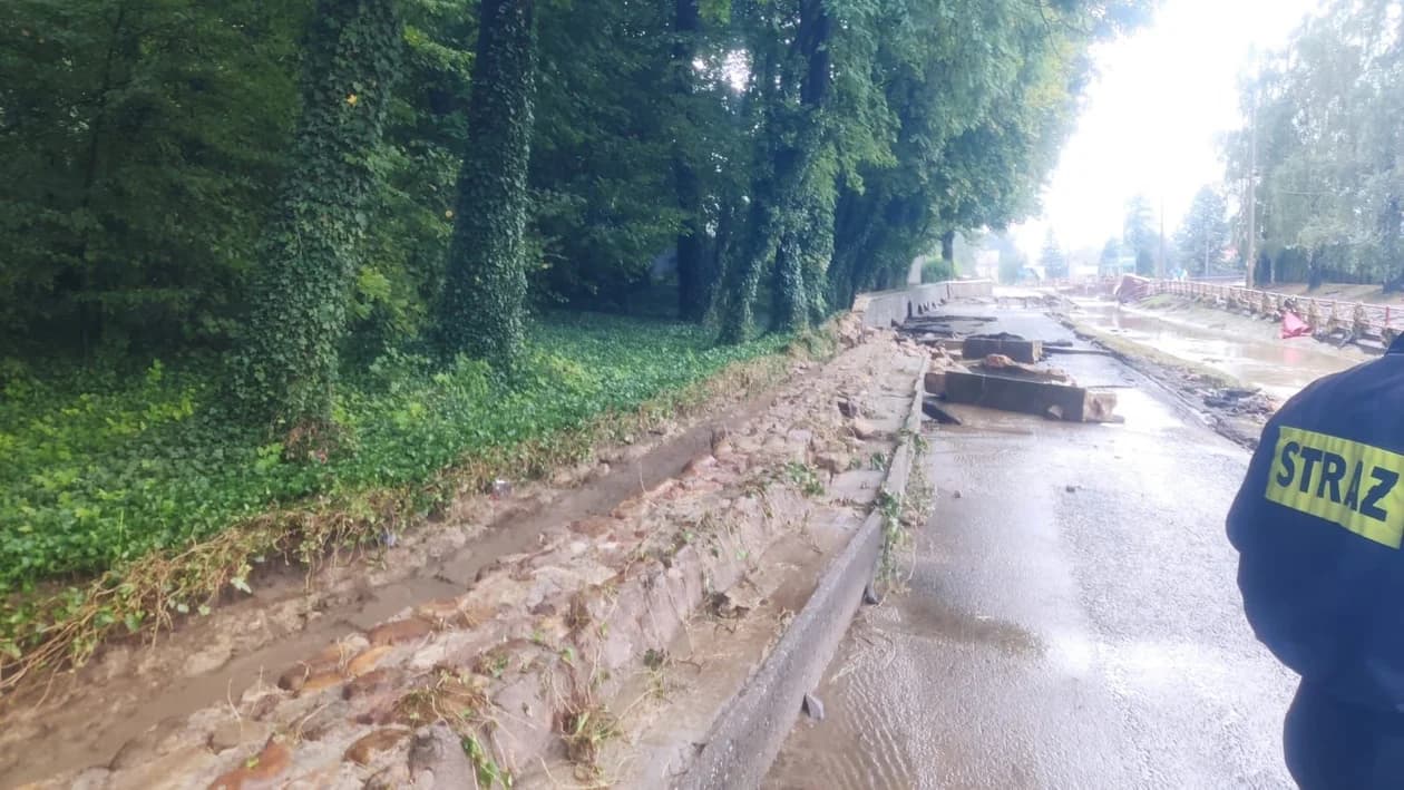 Jarocińscy strażacy walczą ze skutkami powodzi na południu Polski