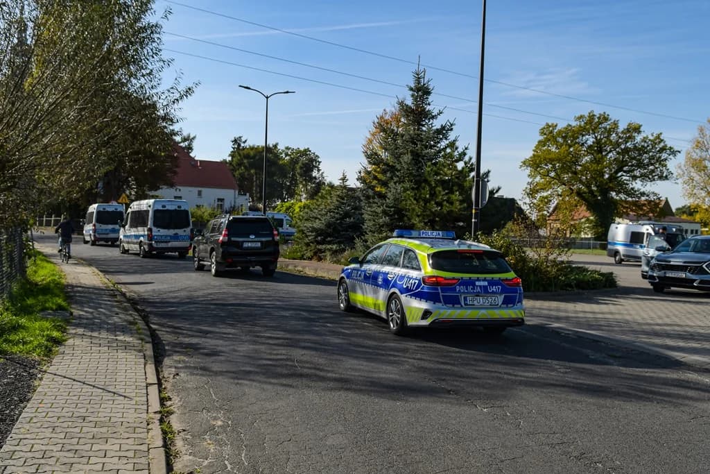 Katastrofa samolotu, uzbrojeni przestępcy i działania antyterrorystów - duże ćwiczenia policji i służb ratowniczych [ZDJĘCIA I FILM]