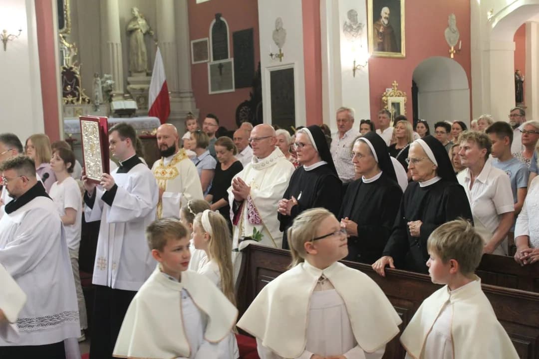 Elżbietankom podziękowano za 133 lat posługi w Jarocinie. Z końcem miesiąca siostry opuszczą miasto [ZDJĘCIA] — zdjęcie 4 z 206