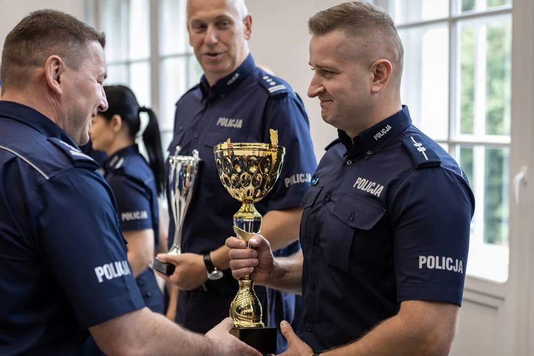 Jarocińscy policjanci nagrodzeni wojewódzkim konkursie „Patrol Roku 2024” — zdjęcie 6 z 15