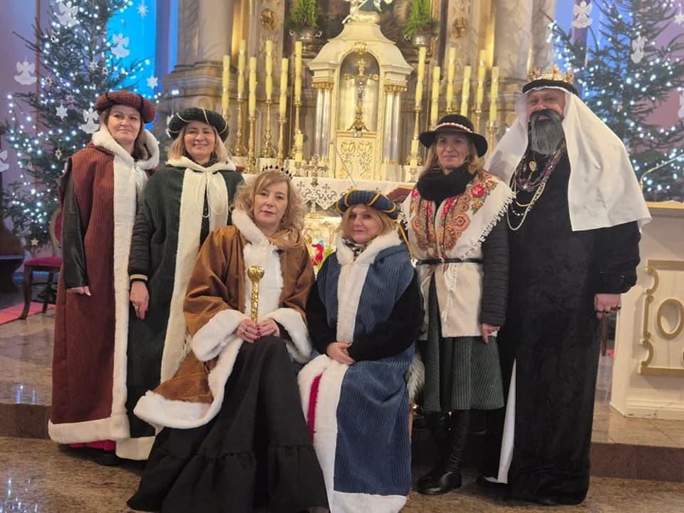 IV Parafialny Orszak Trzech Króli w Cielczy. Diabły walczyły z aniołami [ZDJĘCIA] — zdjęcie 4 z 41