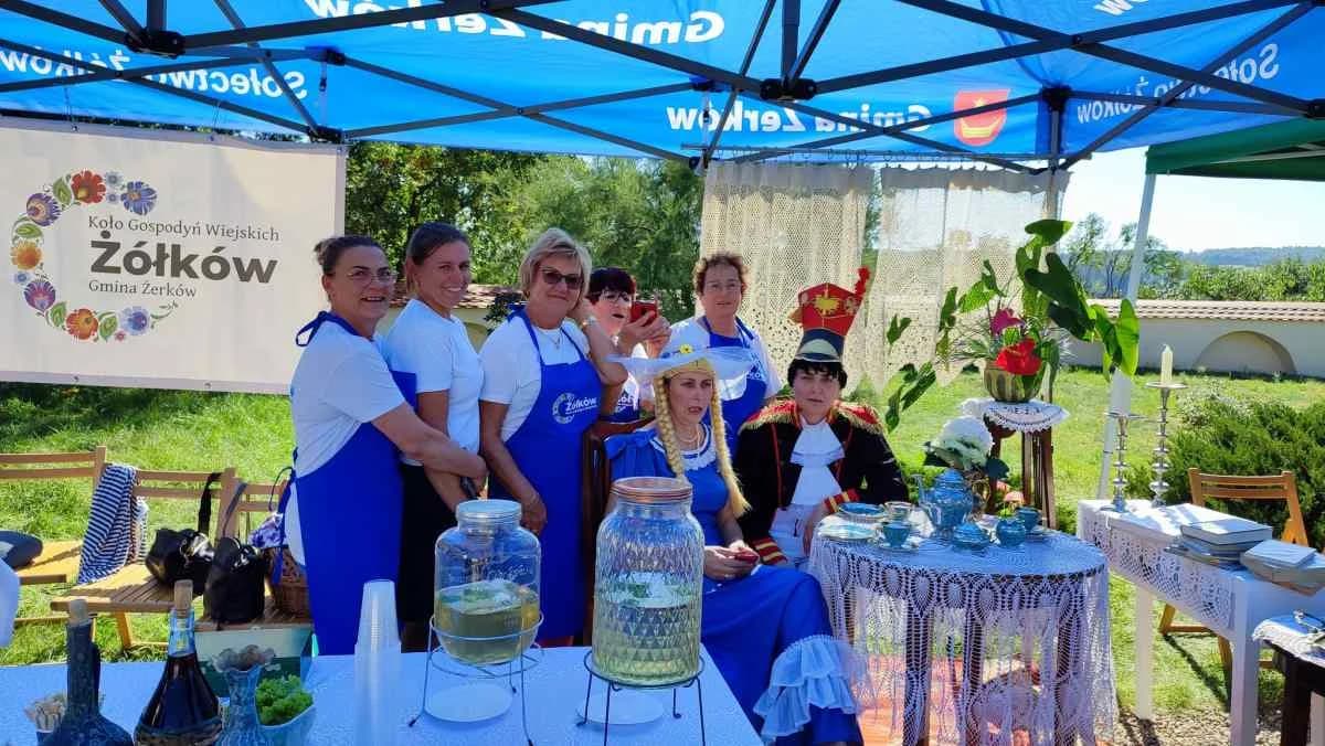 Wygrały ciasto z cukinii, dżemy i dziczyzna. Mickiewiczowskie smaki w Śmiełowie