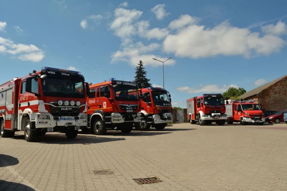 Obchody 120-lecia OSP w Żerkowie i 95-lecia OSP w Ludwinowie i 95-lecie OSP Żerniki — zdjęcie 3 z 127