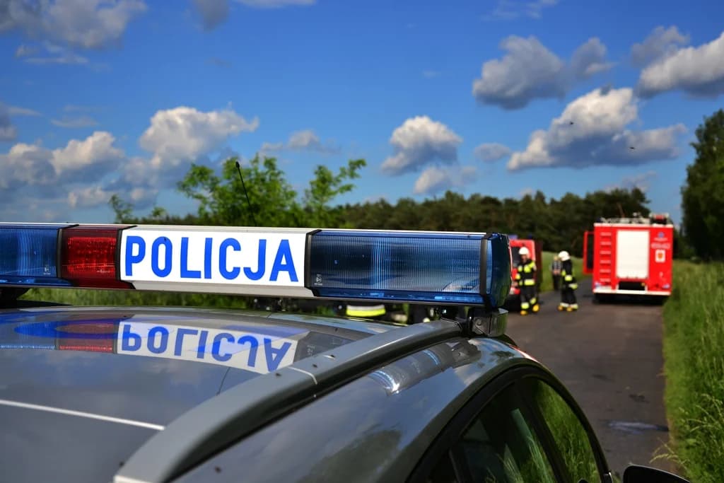 Zderzenie dwóch aut w Twardowie — zdjęcie 1 z 18