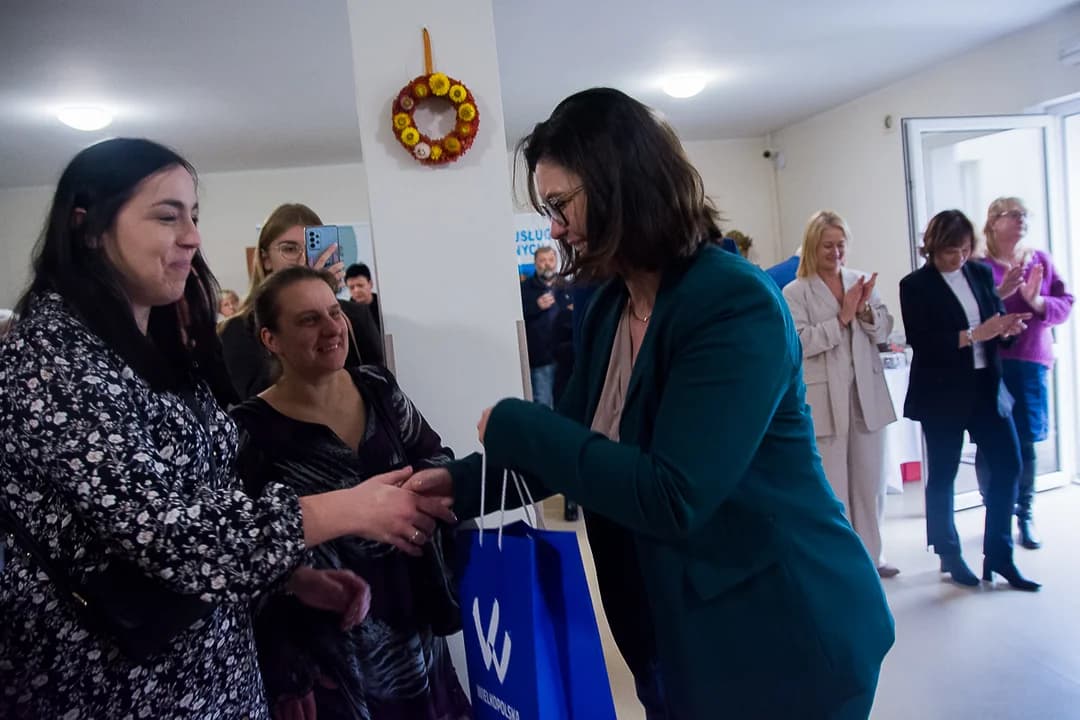 W Jarocinie otwarto mieszkanie wspomagane dla osób ze spektrum autyzmu — zdjęcie 6 z 21