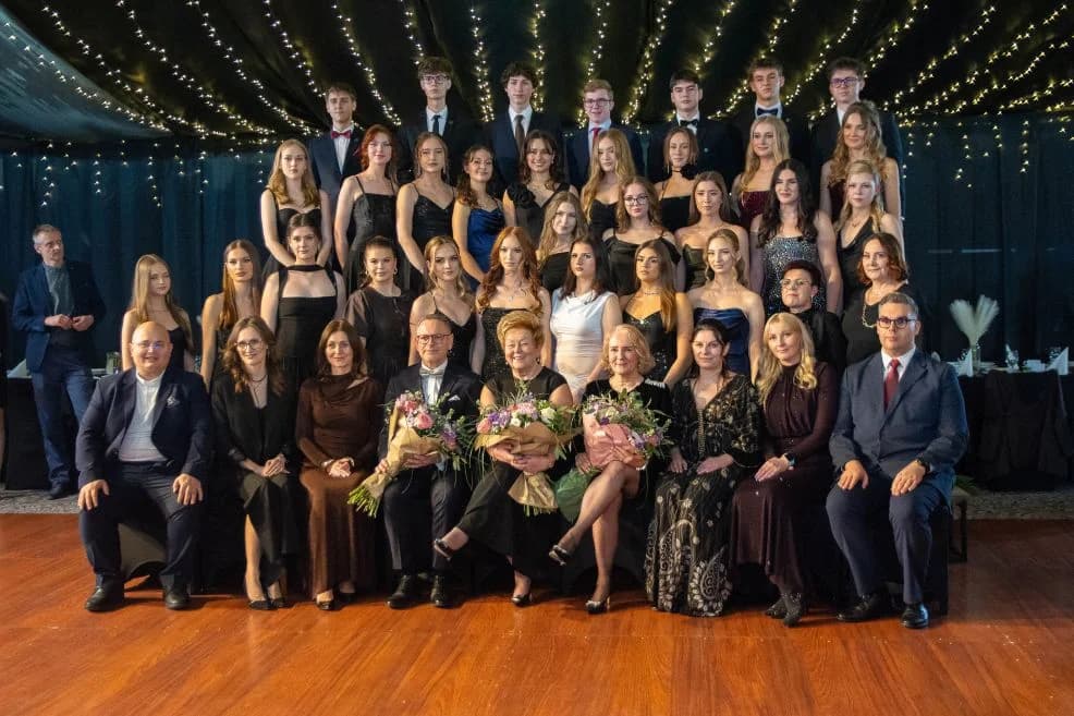 Studniówka LO w Jarocinie cz.3 — zdjęcie 3 z 63
