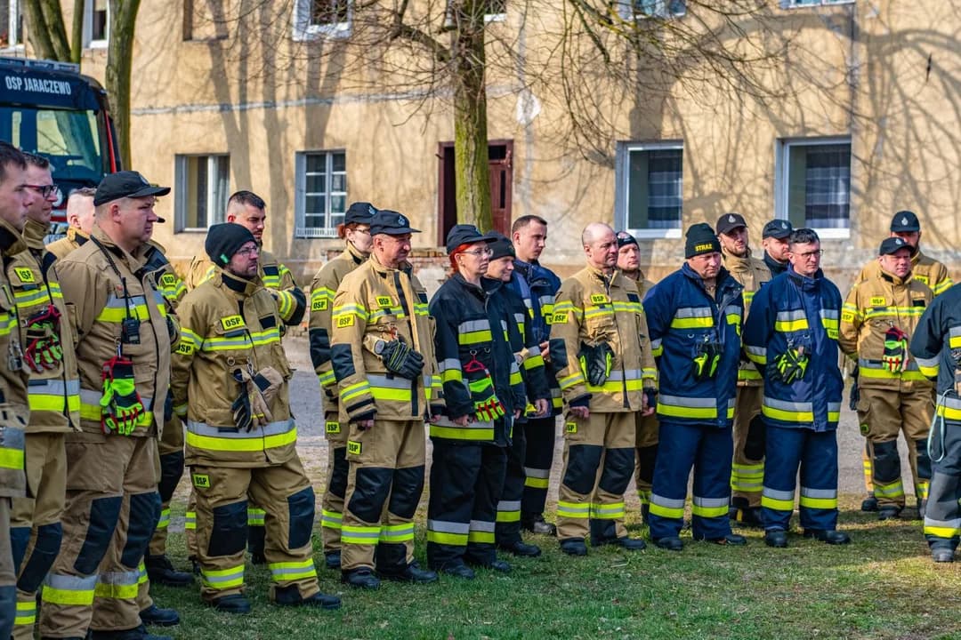 Strażackie ćwiczenia na terenie dawnej gorzelni w Górze