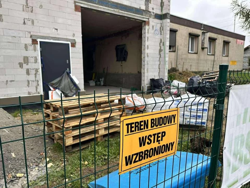 Termomodernizacja sali w Kadziaku — zdjęcie 1 z 7