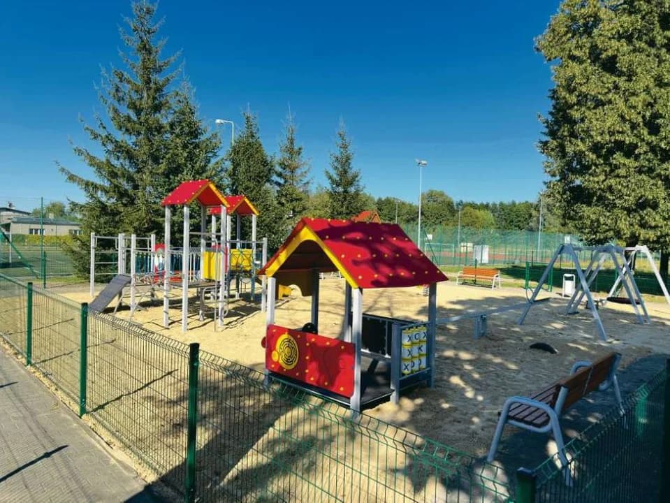 Nowe place zabaw w gminie Jarocin — zdjęcie 2 z 6