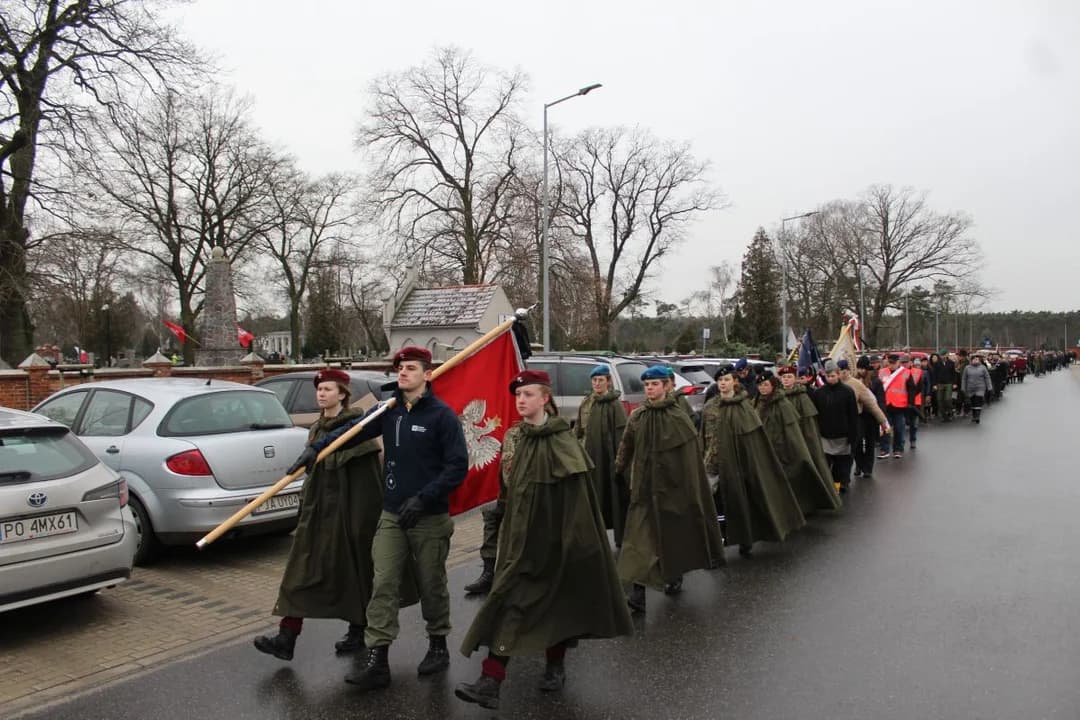 Odprowadzili druha Stefana Tobolskiego na ostatnią wartę. Tłumy na pogrzebie [ZDJĘCIA]