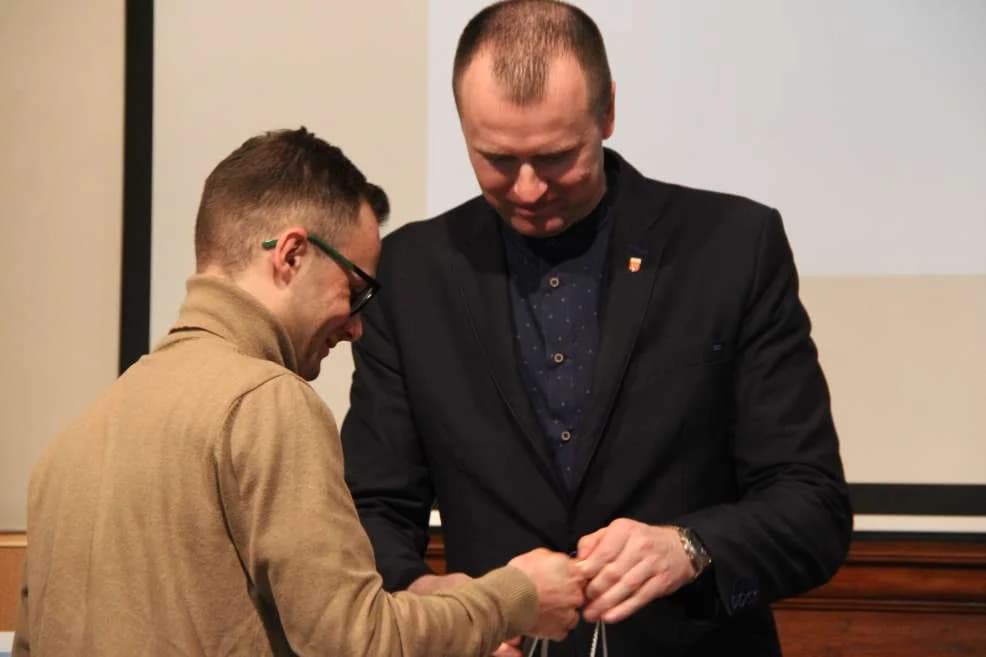Konkurs wiedzy o Sejmie w Liceum Ogólnokształcącym w Jarocinie — zdjęcie 4 z 13