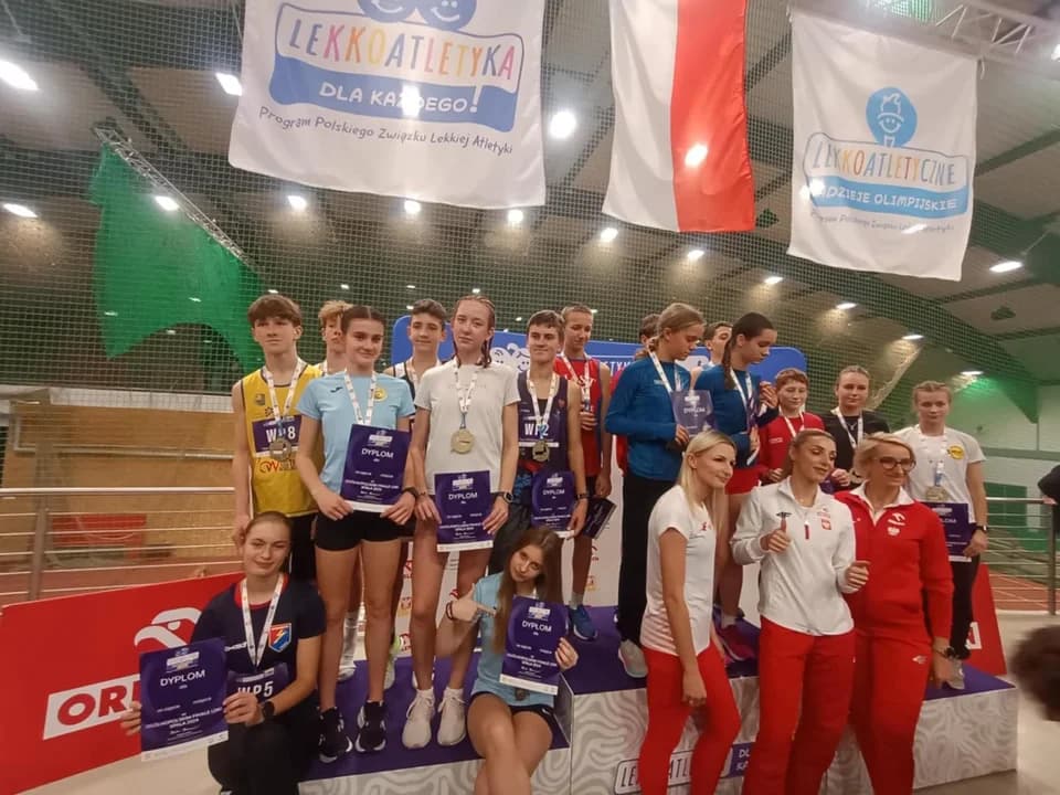 Halowe medale młodych lekkoatletów