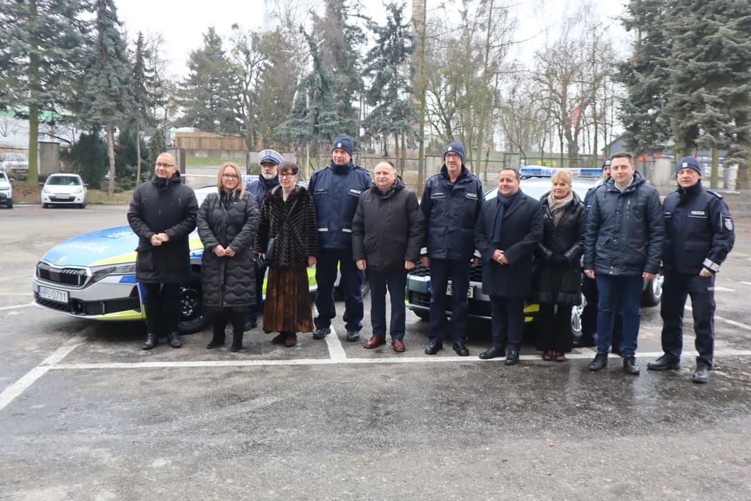 Nowy radiowóz dla policjantów z Nowego Miasta. Gmina dołożyła się do zakupu — zdjęcie 3 z 6