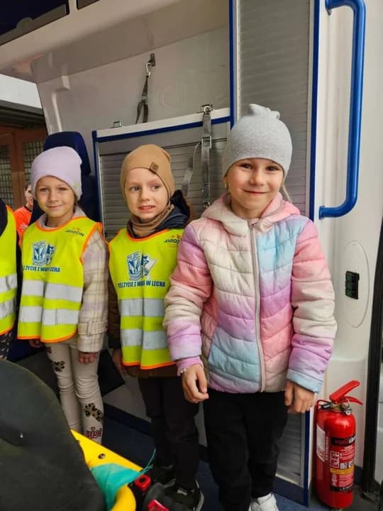 Dzieci z Niepublicznego Przedszkola „Jarzębinka” odwiedziły SOR w Jarocinie — zdjęcie 2 z 26
