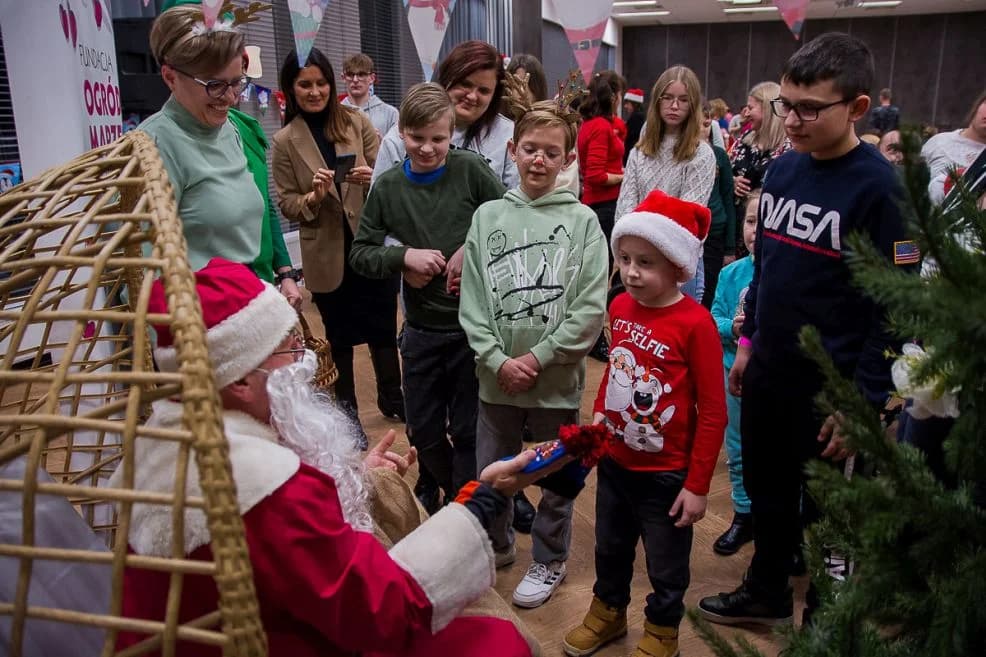 Mikołajki dla podopiecznych Fundacji "Ogród Marzeń" [ZDJĘCIA, FILM]