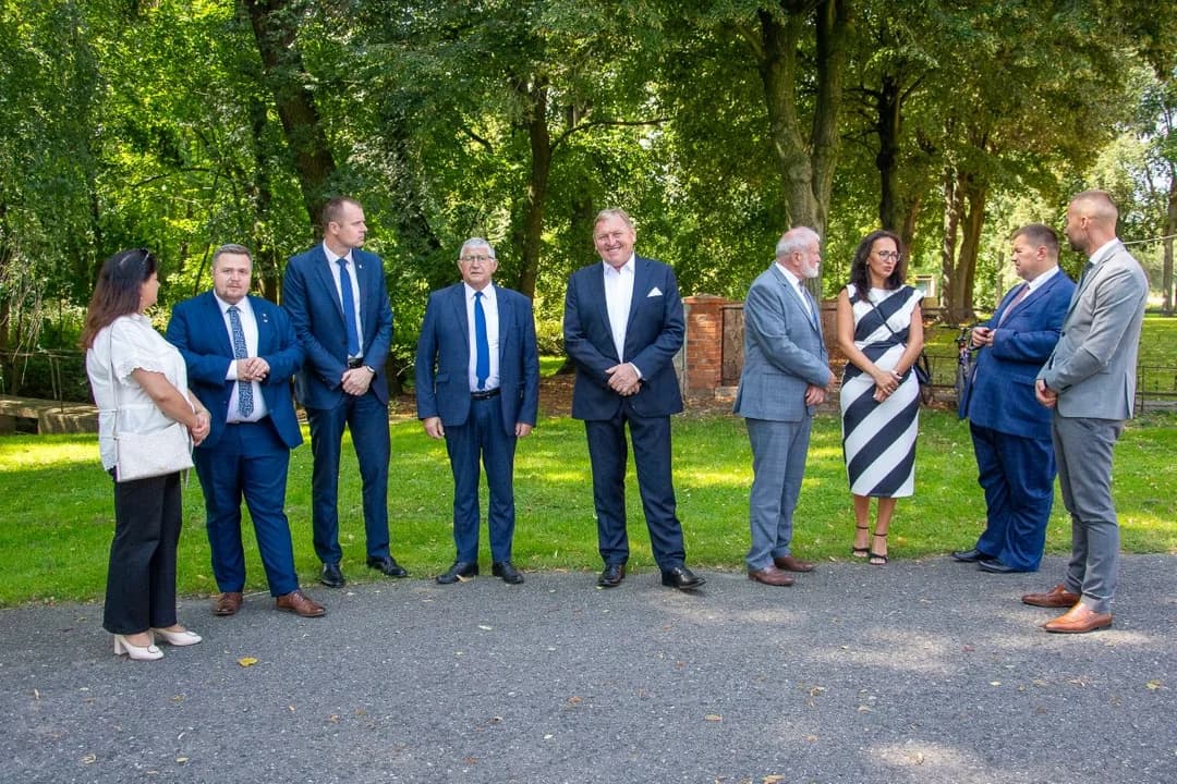 Aktywna niedziela w gminie Jaraczewo. Dożynki w Cerekwicy dla trzech wiosek i pierwszy taki koncert na rynku [ZDJĘCIA] — zdjęcie 3 z 94
