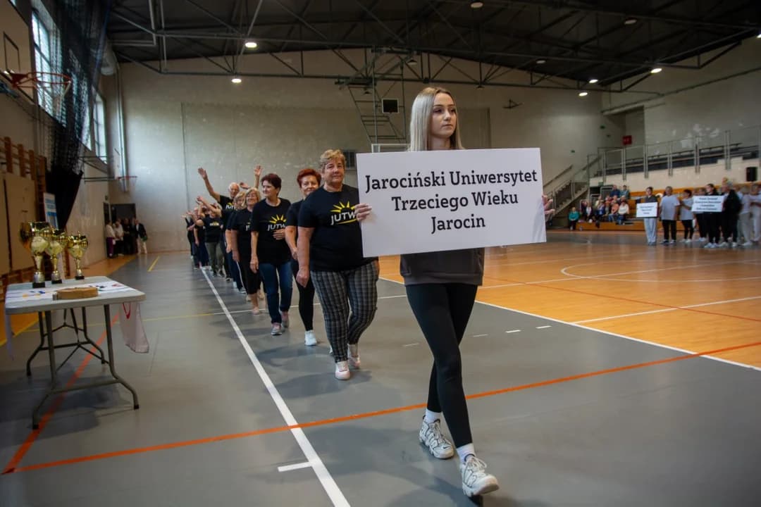 I Spartakiada Seniorów w Jarocinie. Kto był najlepszy w „wyścigu na wesoło”, kręglach i treningu pamięci? [ZDJĘCIA] — zdjęcie 4 z 98