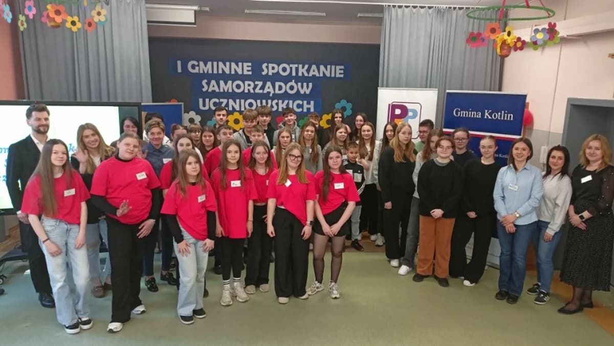 Ważne spotkanie w gminie Kotlin. Samorządy uczniowskie dyskutowały o hejcie — zdjęcie 2 z 31