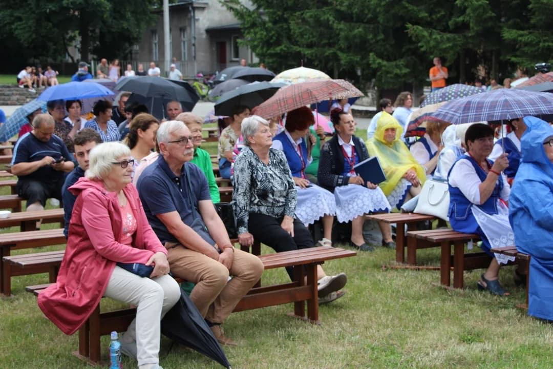 Międzynarodowe Spotkania Folklorystyczne. Koncert w Dobrzycy — zdjęcie 6 z 46