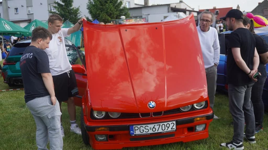 Zlot BMW w Dobrzycy. Sporo fanów bawarek z naszego terenu  [ZDJĘCIA] — zdjęcie 6 z 128