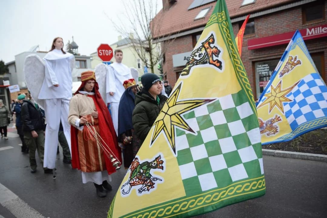 14. Jarocińskie Kolędowanie z Orszakiem Trzech Króli. Najwięcej było przedszkolaków  [ZDJĘCIA]