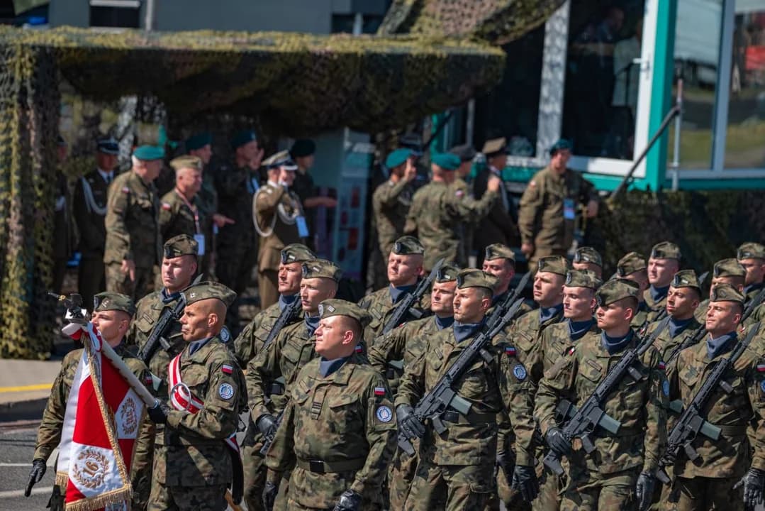 Żołnierze z 16. Jarocińskiego Batalionu Remontu Lotnisk defilowali w Warszawie [ZDJĘCIA] — zdjęcie 3 z 15