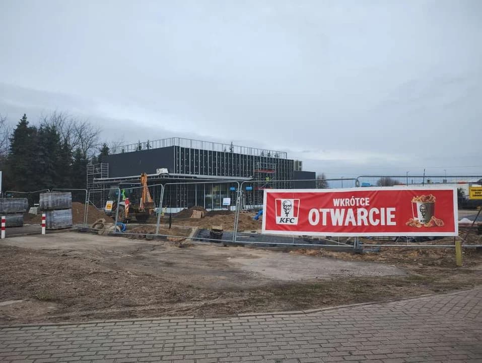 Budowa restauracji KFC w Jarocinie jest na ukończeniu. Otwarcie niebawem? [ZDJĘCIA]