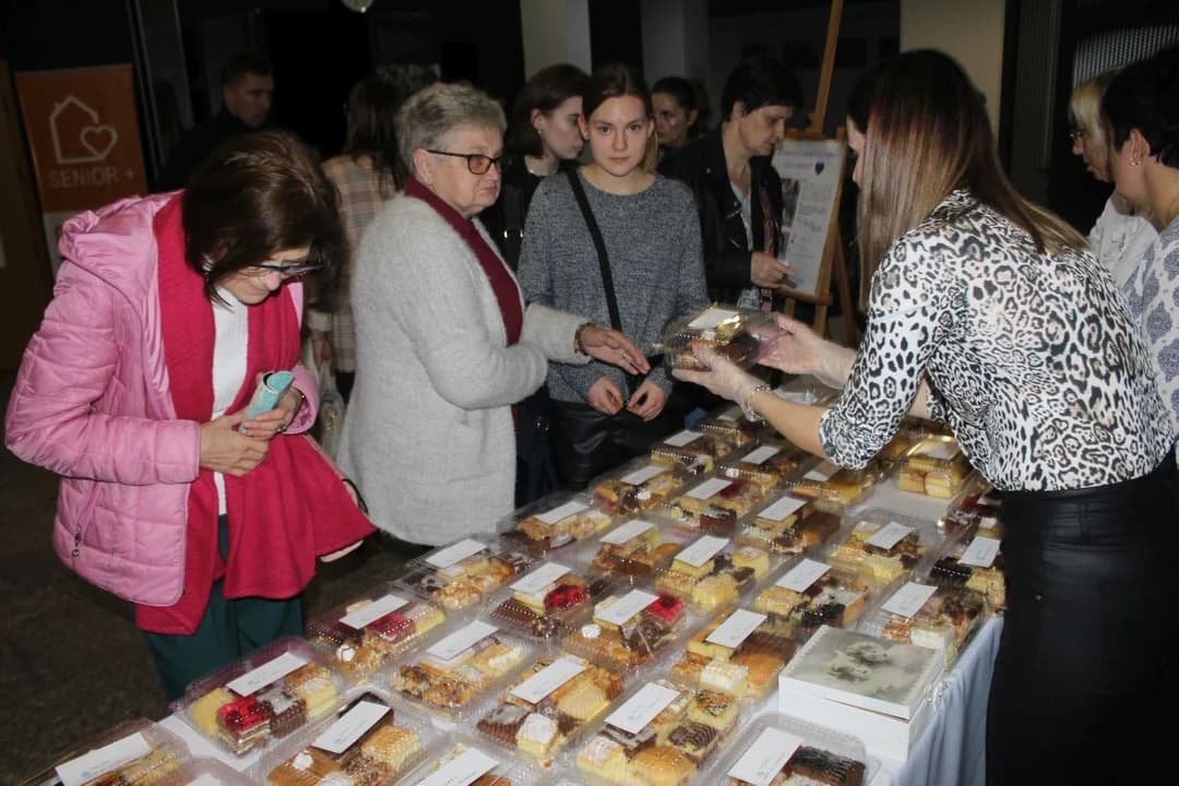 Koncert charytatywny dla Kariny z kiermaszem ciast. Zobacz, ile udało się zebrać [ZDJĘCIA]