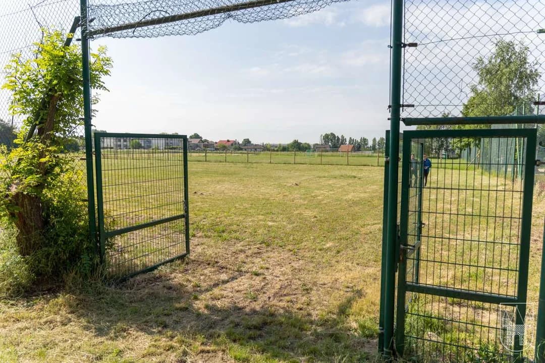 W dwóch budynkach niedaleko szkoły powstanie tam 40 nowych.