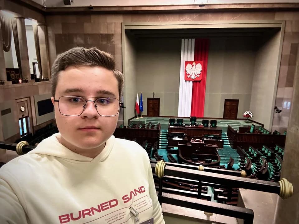 15-latek ratował mężczyznę na przystanku w Jarocinie. Podziękował mu marszałek Sejmu — zdjęcie 2 z 9