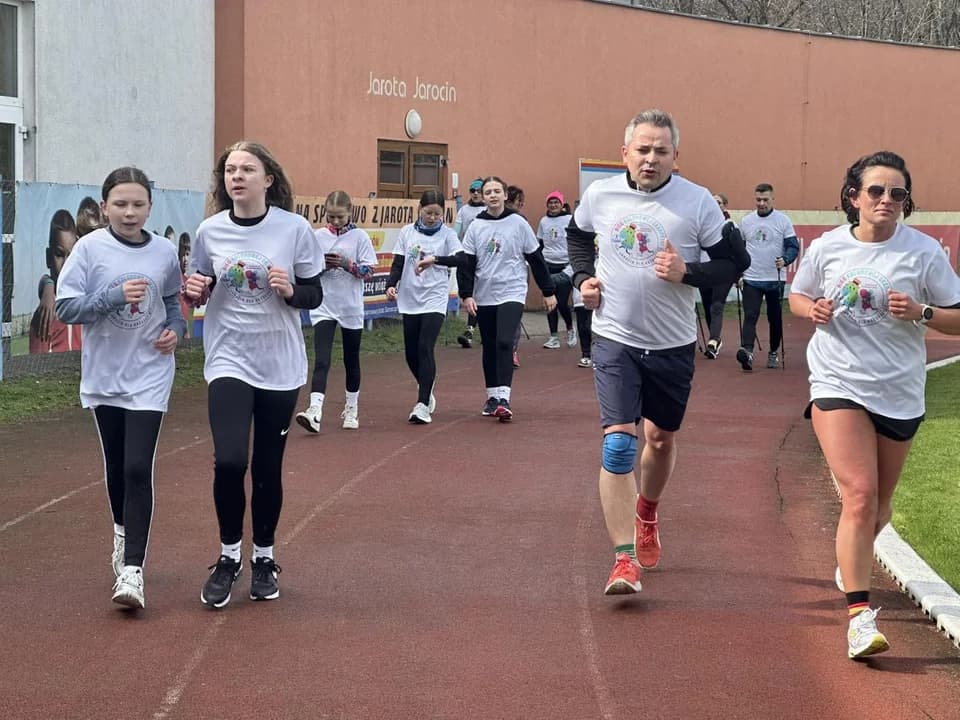 Bieg Kolorowej Skarpetki w Jarocinie. Z akcją dla Fundacji Ogród Marzeń [ZDJĘCIA]