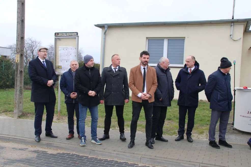 Zakończyła się przebudowa drogi powiatowej Żerków - Bieździadów [ZDJĘCIA]