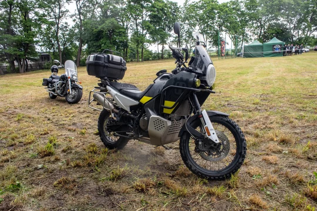 Ryk silników i widowiskowa parada. Za nami III SOWI Zlot Motocyklowy — zdjęcie 5 z 15