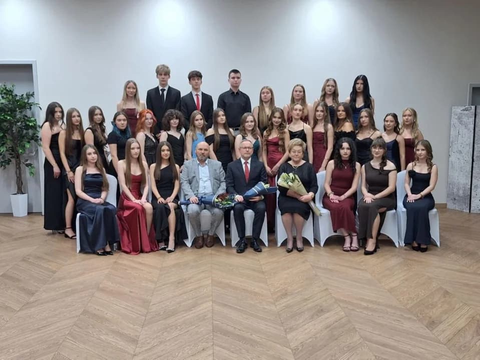 Połowinki Liceum Ogólnokształcącego w Jarocinie — zdjęcie 3 z 11