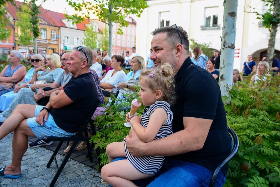 Letnie Brzmienia Jarocina. Marta Mąka i zespół Senders stworzyli wyjątkowe widowisko [ZDJĘCIA]