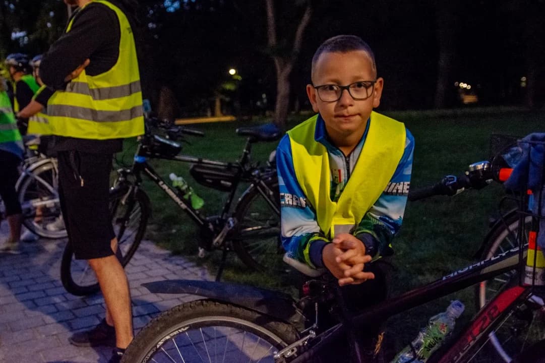 Prawie 30 kilometrów nocnej jazdy. Rajd z RoweLOVE Jarocin [ZDJĘCIA] — zdjęcie 5 z 34