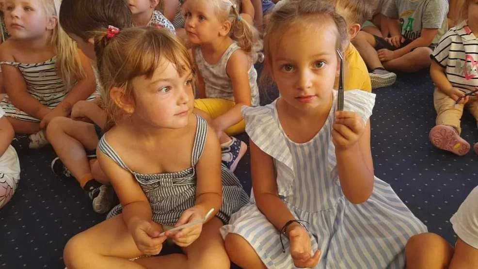 Dzieci z przedszkola w Mieszkowie spotkały się z dentystą, który uczył je, jak myć zęby [ZDJĘCIA]