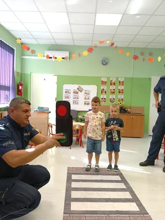 Bezpieczna droga do szkoły — zdjęcie 1 z 44