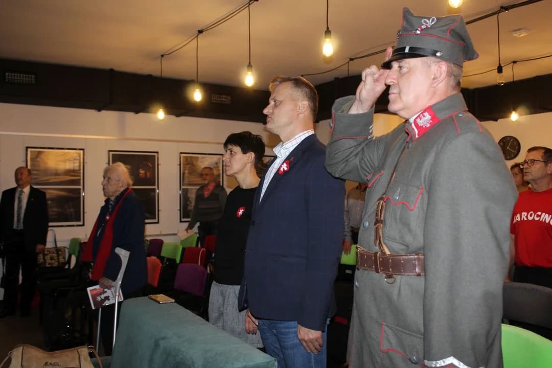 Chór "Barwicki" i Klub "Jarocino" zaprosili jarociniaków do wspólnego śpiewu — zdjęcie 3 z 50