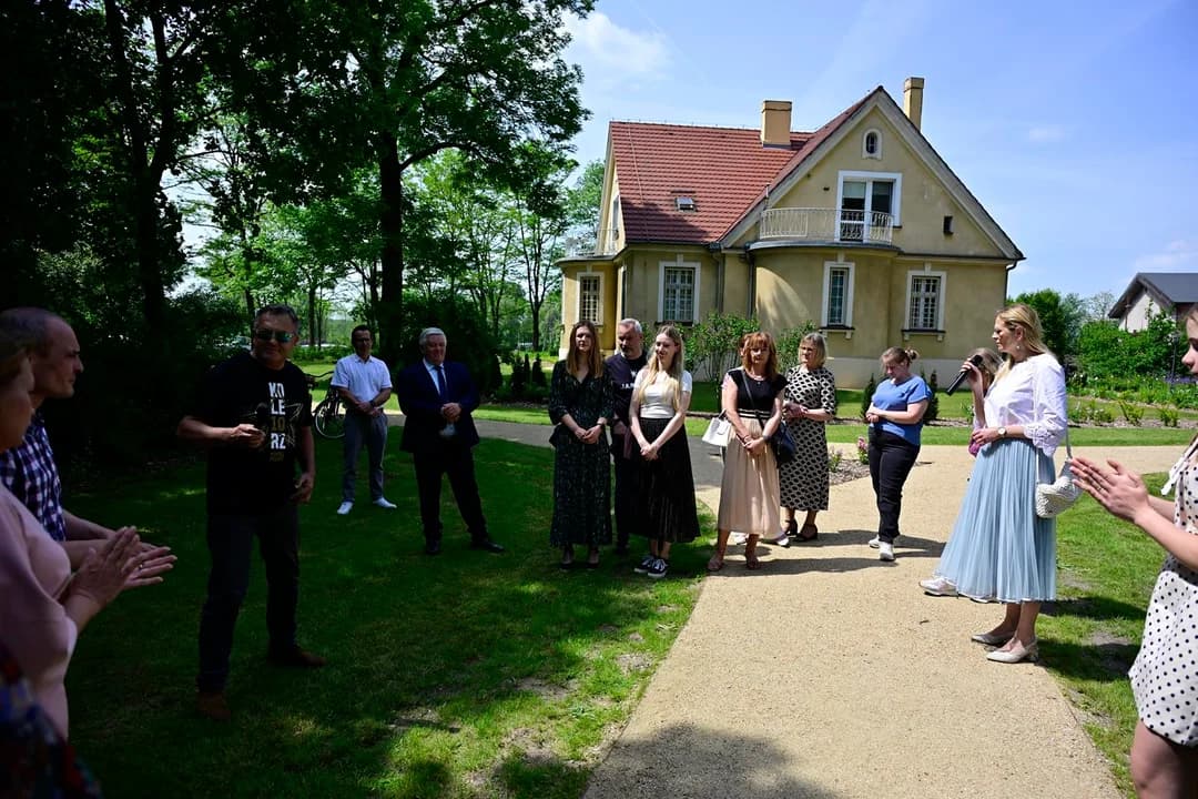 Pierwszy spacer po Ogrodzie Plebańskim przy parafii św. Wojciecha w Wilkowyi — zdjęcie 1 z 58