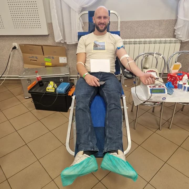 35 osób chciało pomóc małemu Krzysiowi. Zbiórka krwi w Łobzowcu zakończyła się sukcesem! — zdjęcie 5 z 26