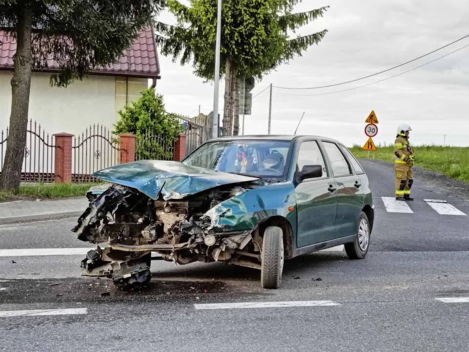 Zderzenie auta osobowego z motocyklistą w Jaraczewie